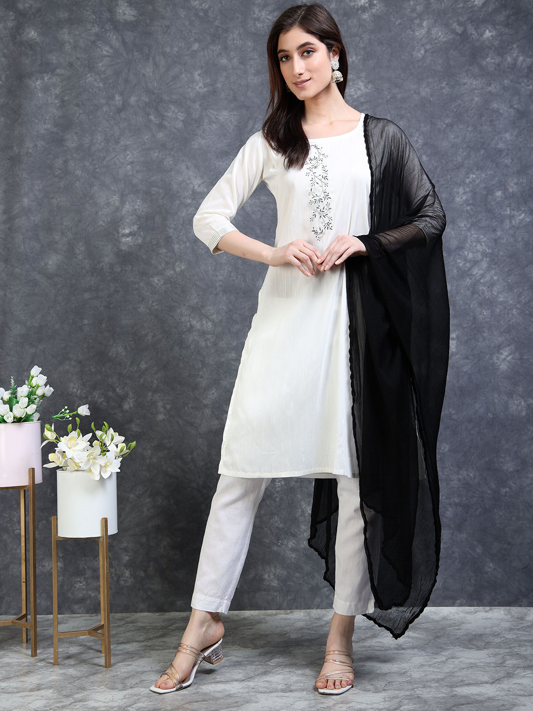 MIRAAN Taping Border Chiffon Dupatta