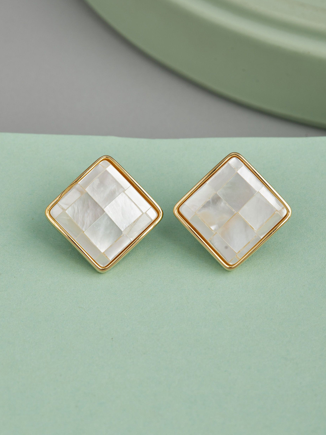 GC Jewelery Gold-Plated Elegant Square Studs