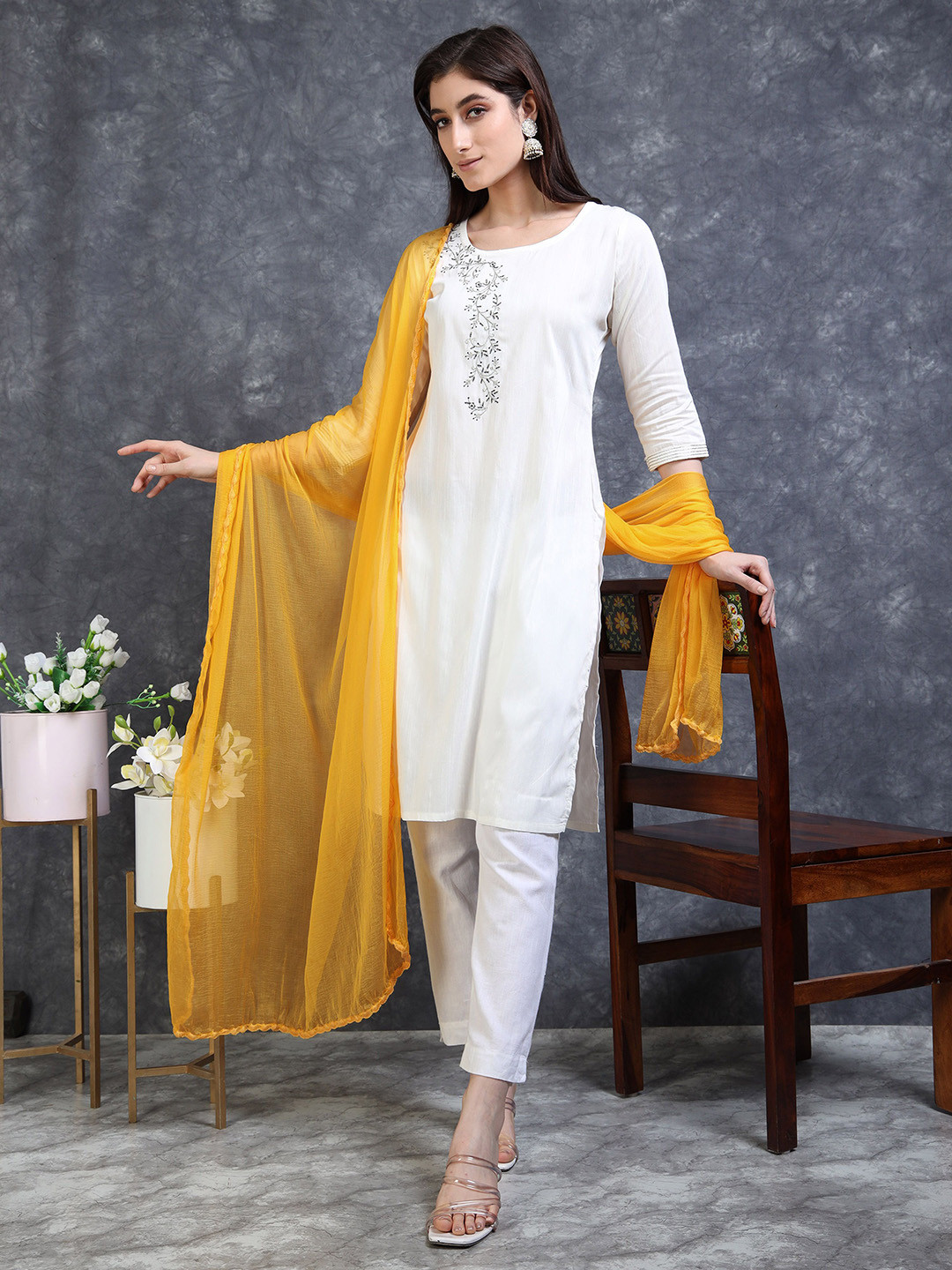 MIRAAN Taping Border Chiffon Dupatta