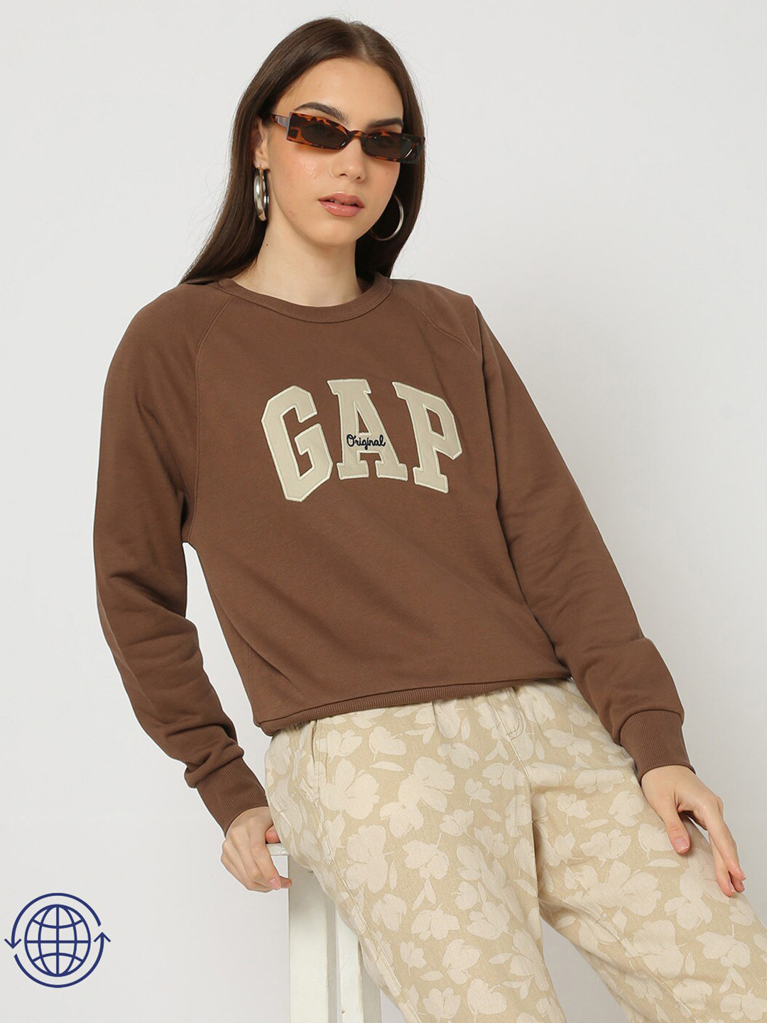 GAP Logo Embroidered Raglan Sleeve Sweatshirt