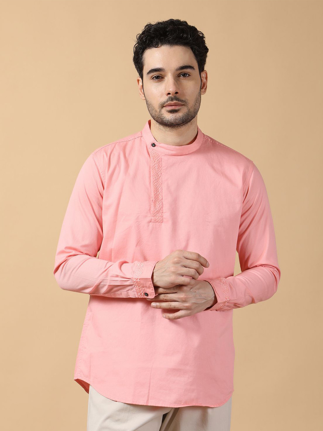 Kuons Avenue Thread Work Band Collar Angrakha Cotton Twill Weave Straight Short Kurta