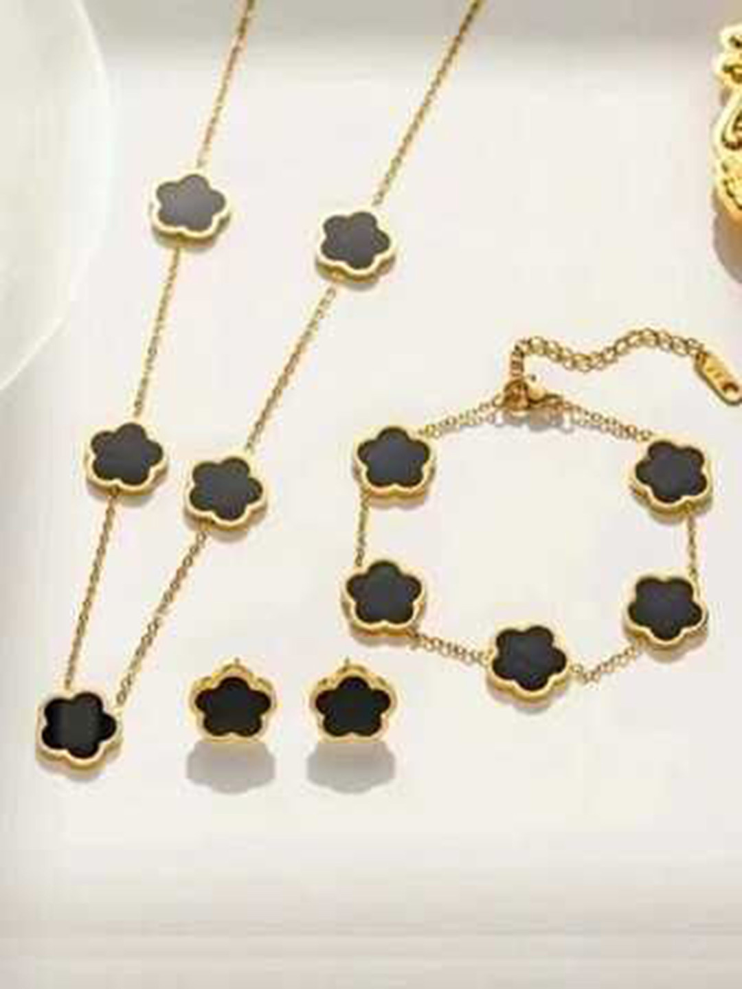 Bling Queen Gold-Plated Flower Jewellery Set
