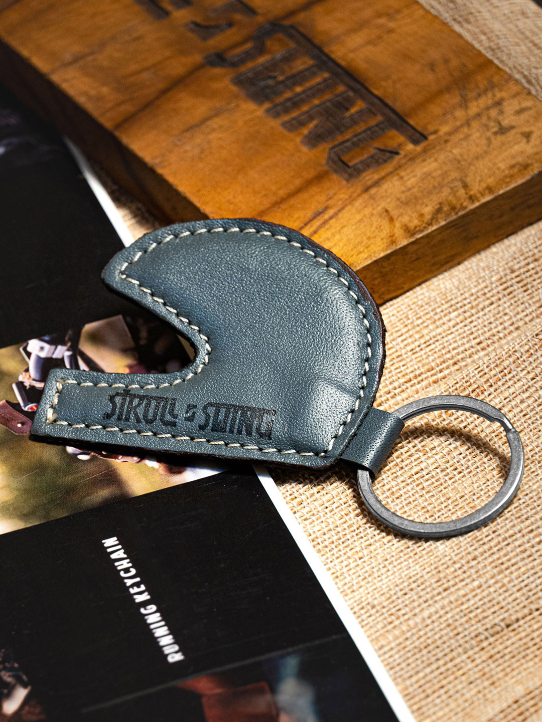Stroll and swing Helmet Textured Leather Key Chain