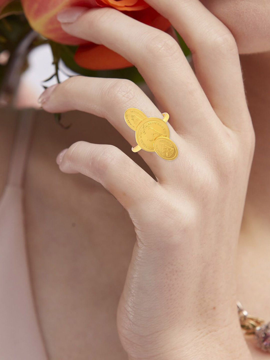 MEMOIR Gold Plated Queen Image Coin Finger Ring