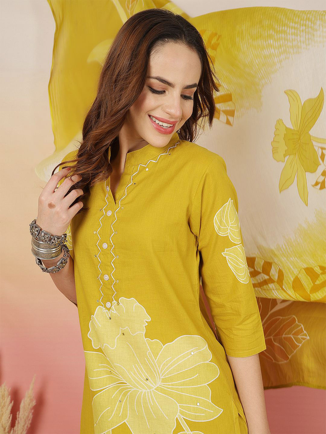 Sangria Floral Printed Mandarin Collar Straight Kurta With Trousers & Dupatta