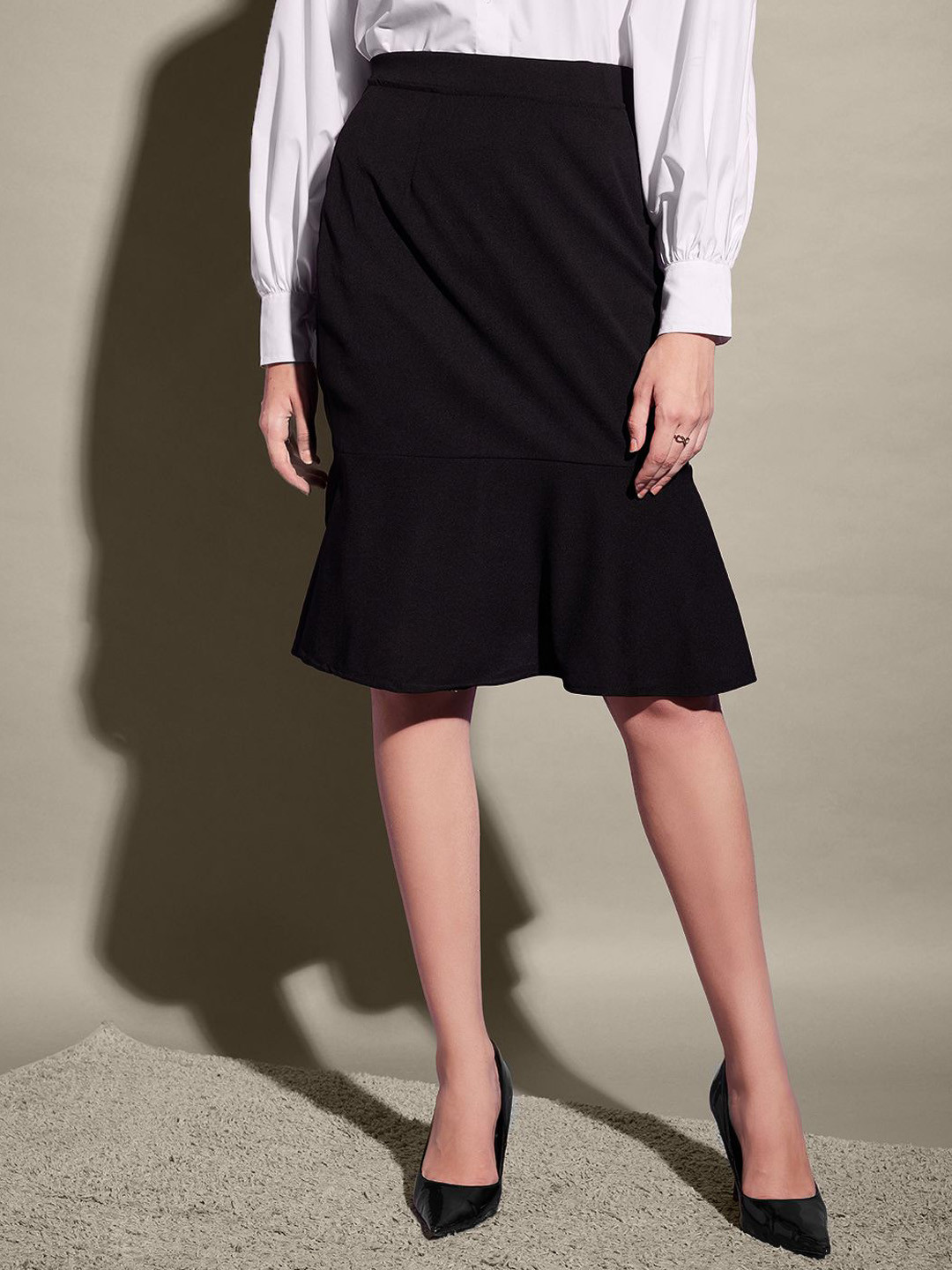 QIOA Mid Rise Straight  Fish Cut Knee Length Skirt