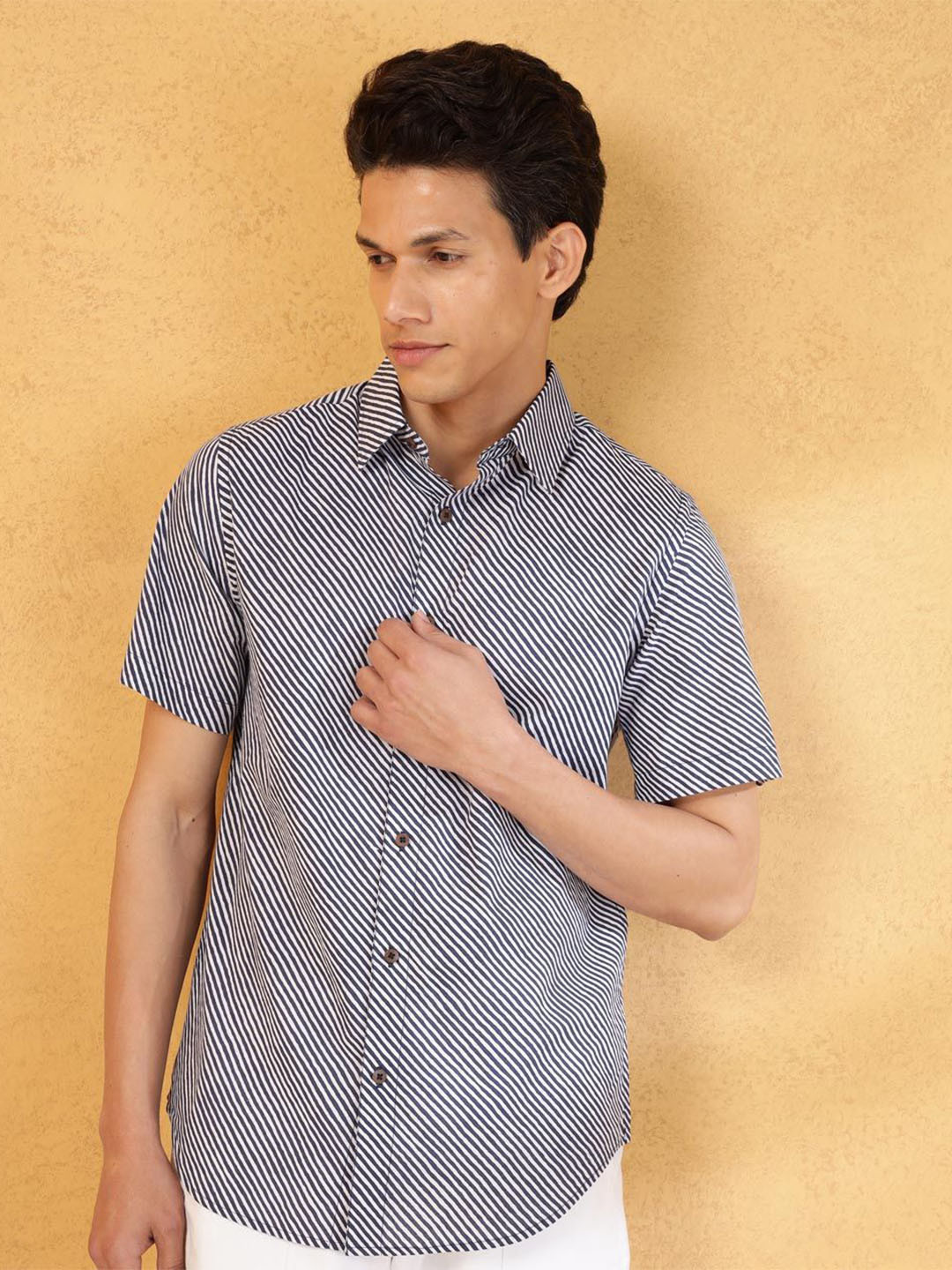 Fabindia Men Slim Fit Vertical Striped Spread Collar Cotton Casual Shirt