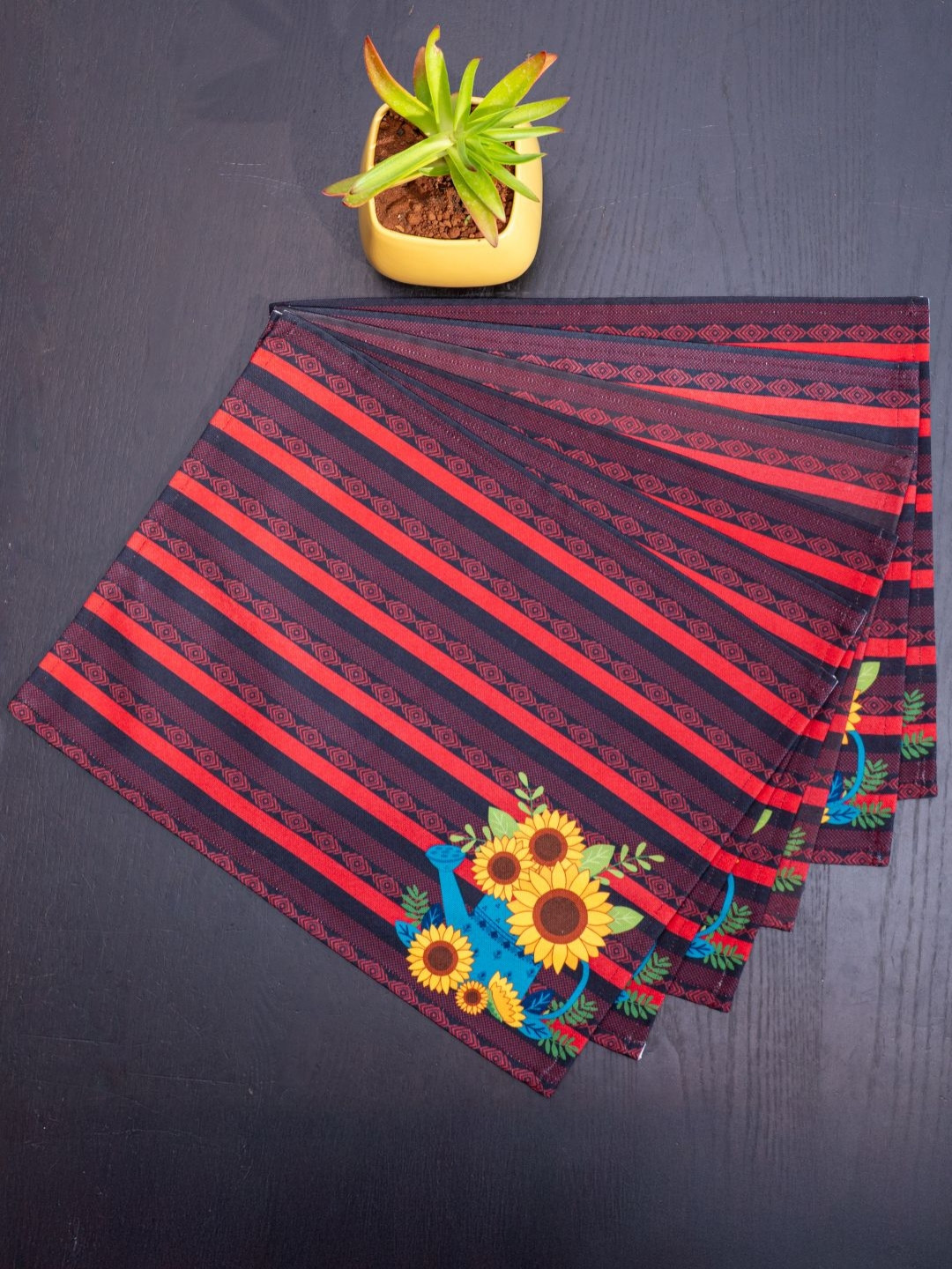 Indisca Designs 6-Pcs Red & Black Printed Table Placemats