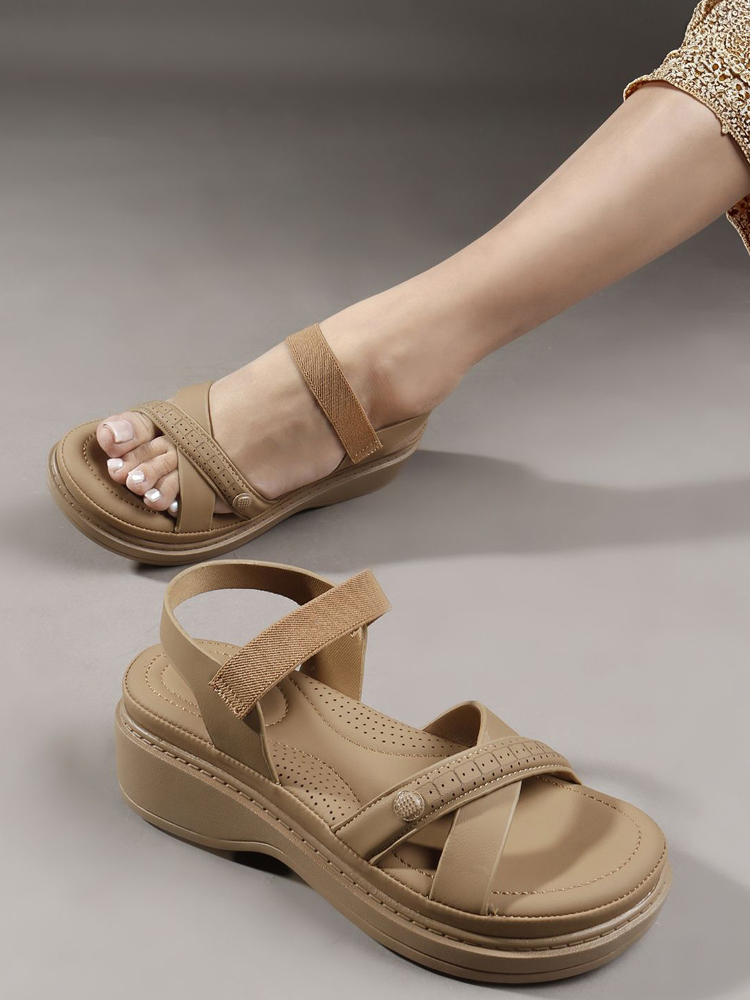 Kliev Paris Women Wedge Heels Sandals