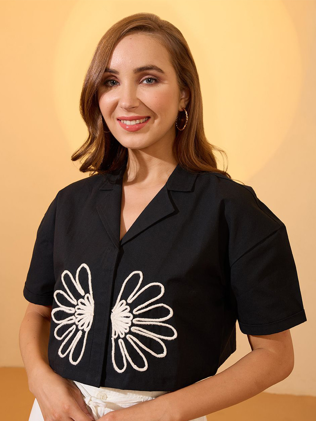 Globus Floral Embroidered Notch Lapel Collar Boxy Fit Resort Crop Shirt