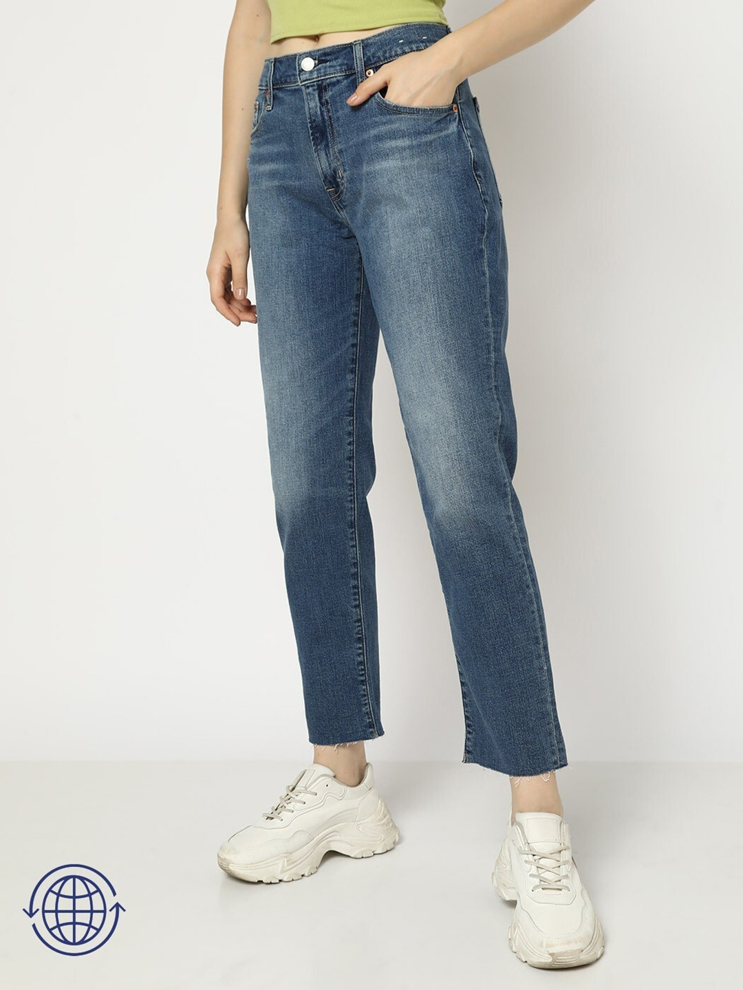 GAP Women Mid-Rise Light Fade Cropped Stretchable Girlfriend Fit Jeans