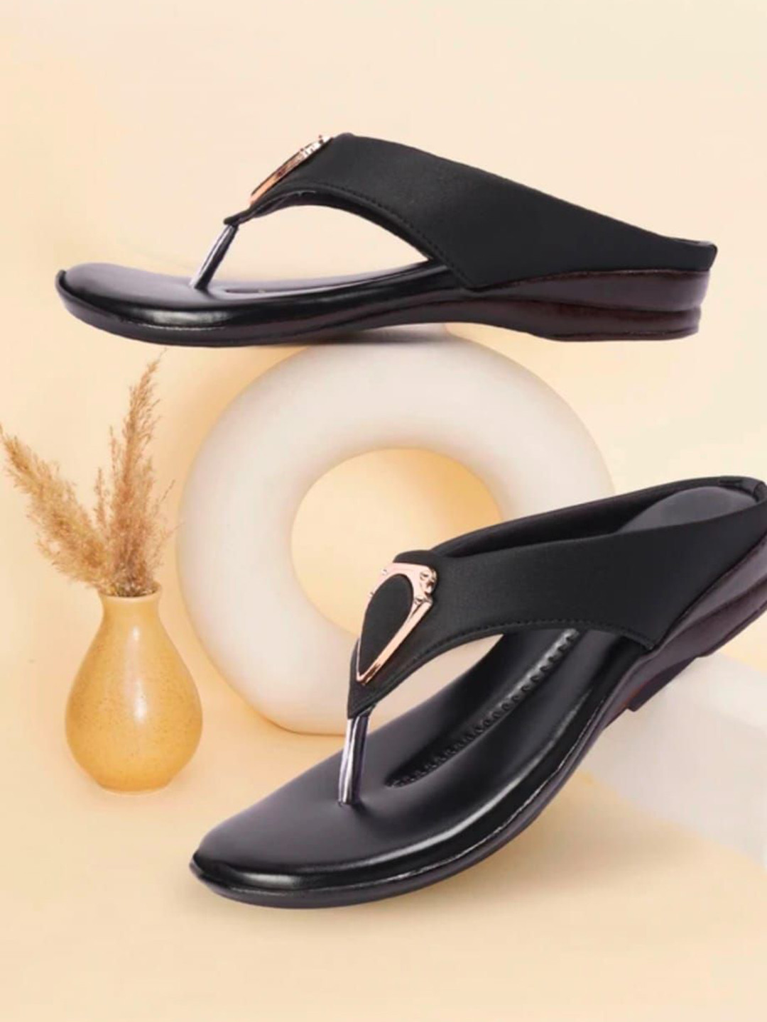 HUNYZA FOOTWEAR Women Open Toe Flats