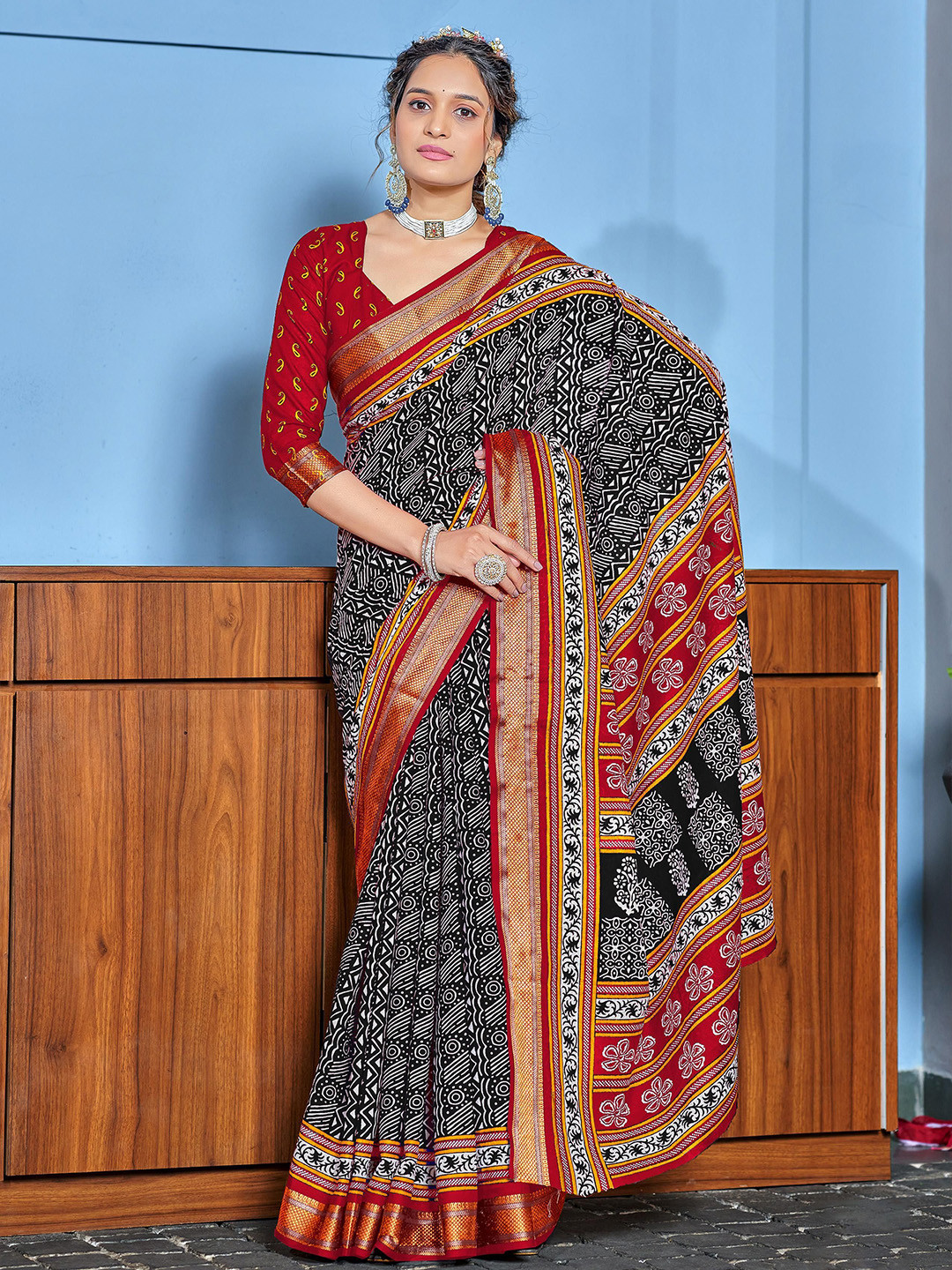 DIVASTRI Ajrak Block Designer Block Print Saree