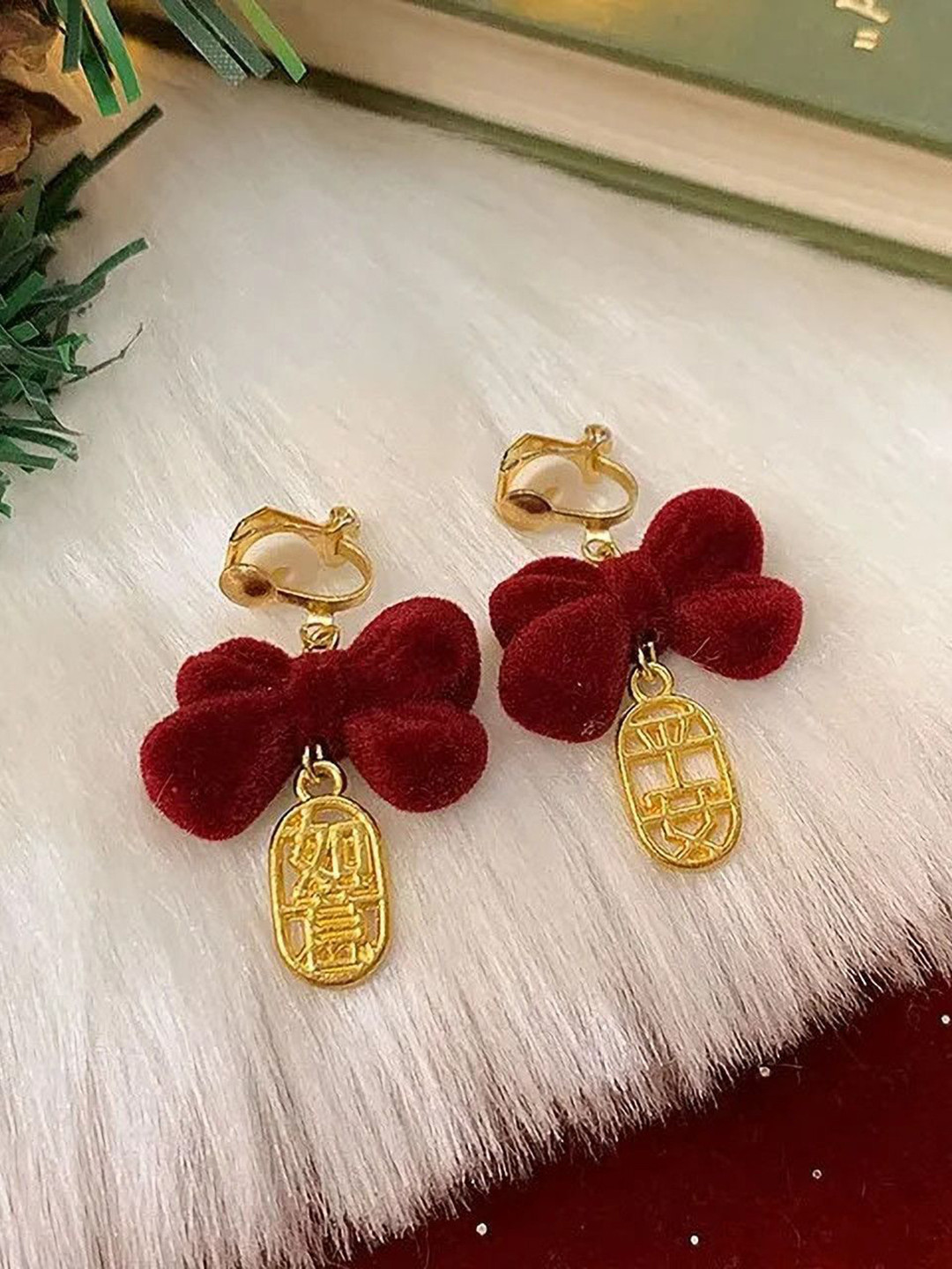 DressBerry Koreanearringmodel13 Contemporary Artificial stones Drop Earrings
