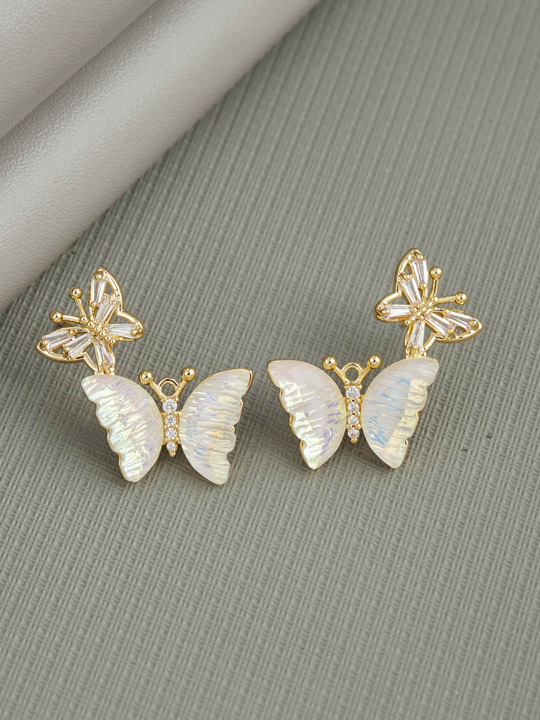 GC Jewelery Animal Shaped Studs Earrings