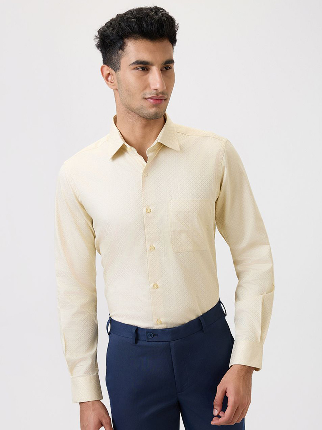 Raymond Printed Pure Cotton Structure Contemporary-Fit Cutaway Collar Formal Shirt