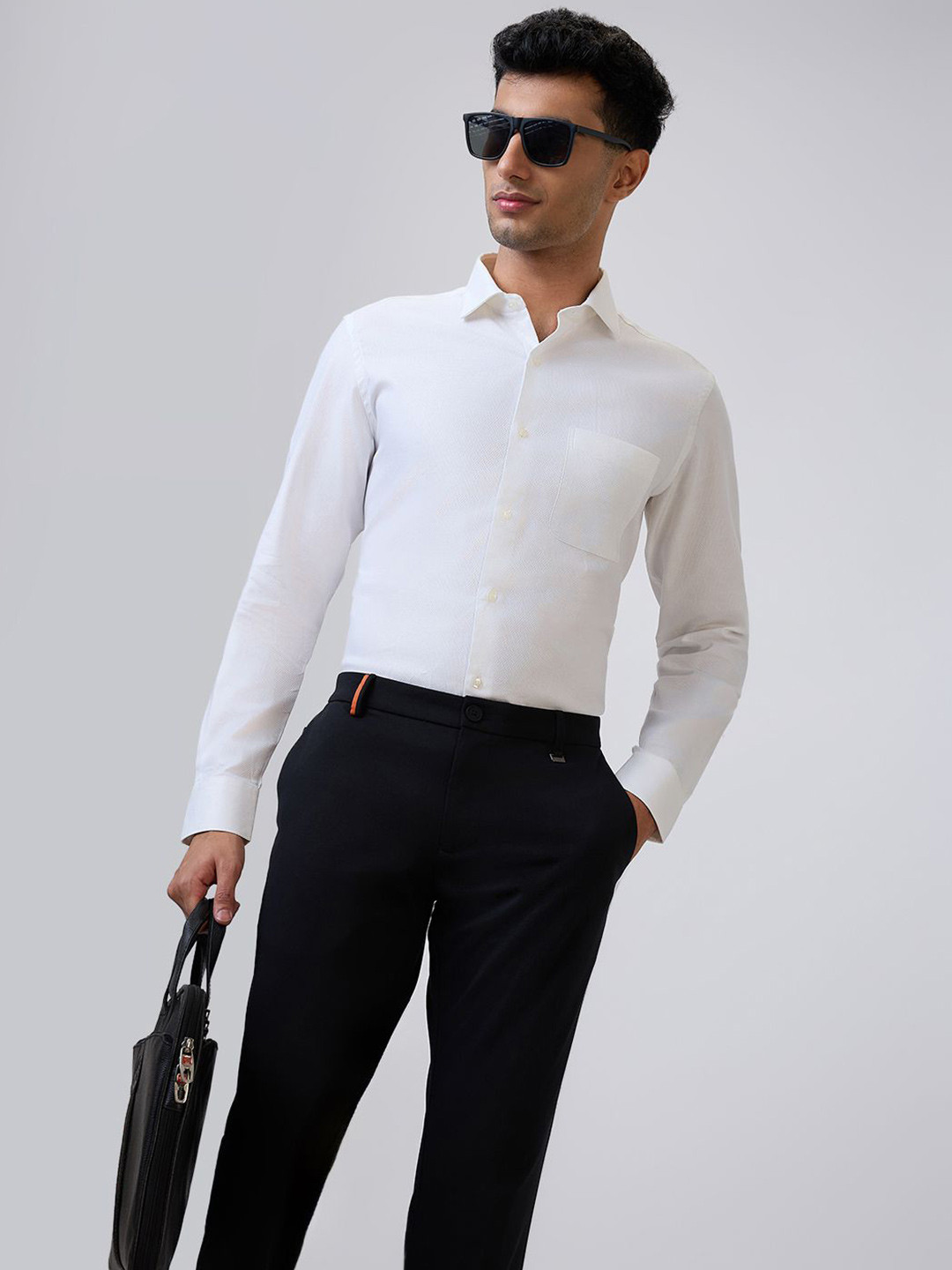 Raymond Structured Pure Cotton Contemporary-Fit Semi-Cutaway Collar Formal Shirt