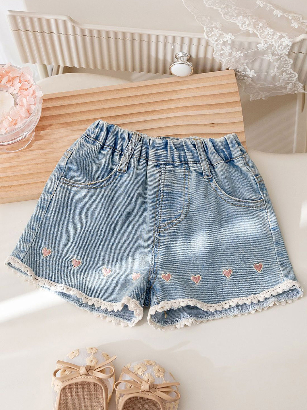 FOREVER FRIDAY Girl's Printed Mid-Rise Cotton Knee Length Shorts