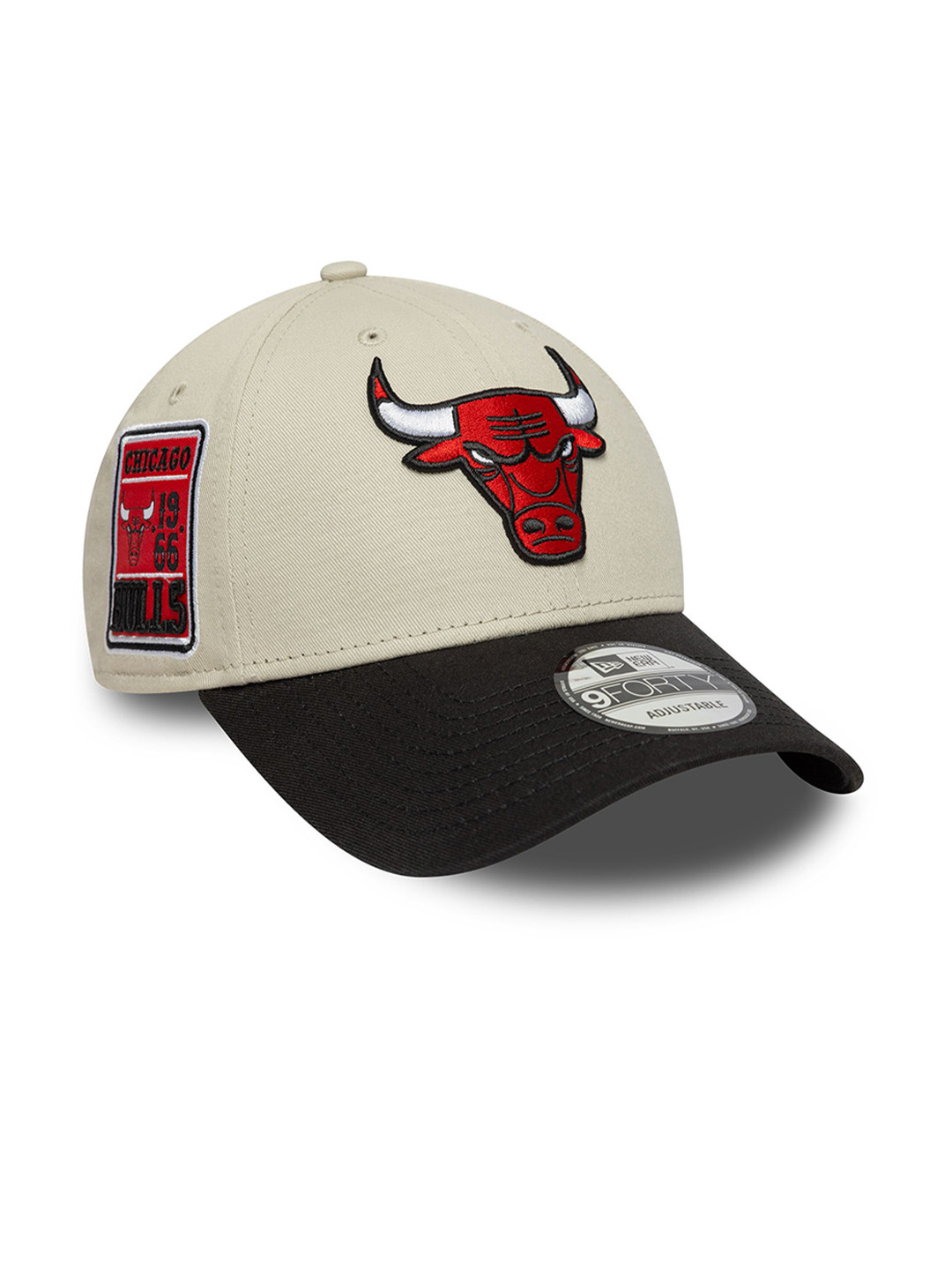 New Era Men Embroidered Chicago Bulls Snapback Cap