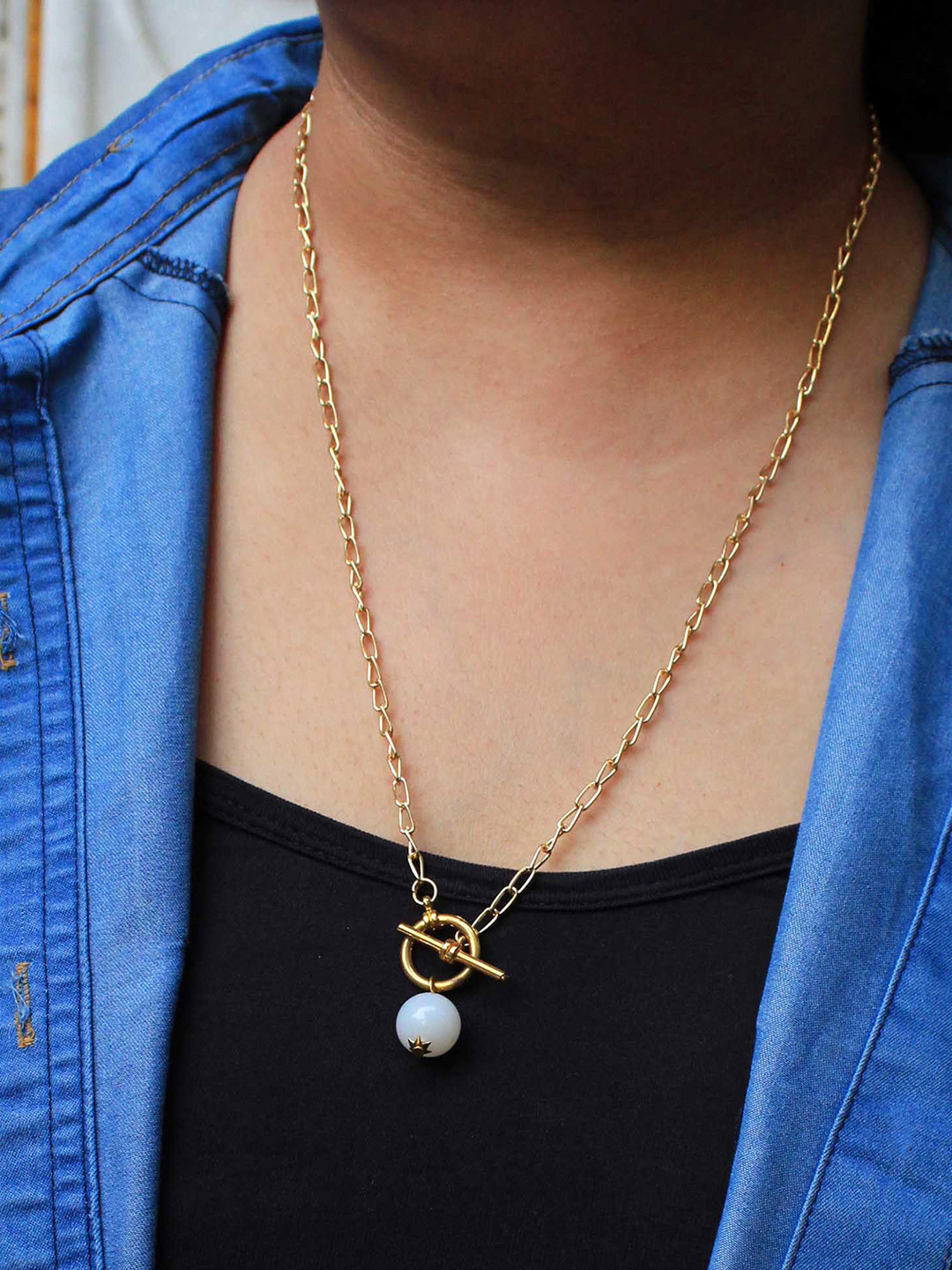 BeAbhika Gold-Plated Pearls Beaded Chunky Chain