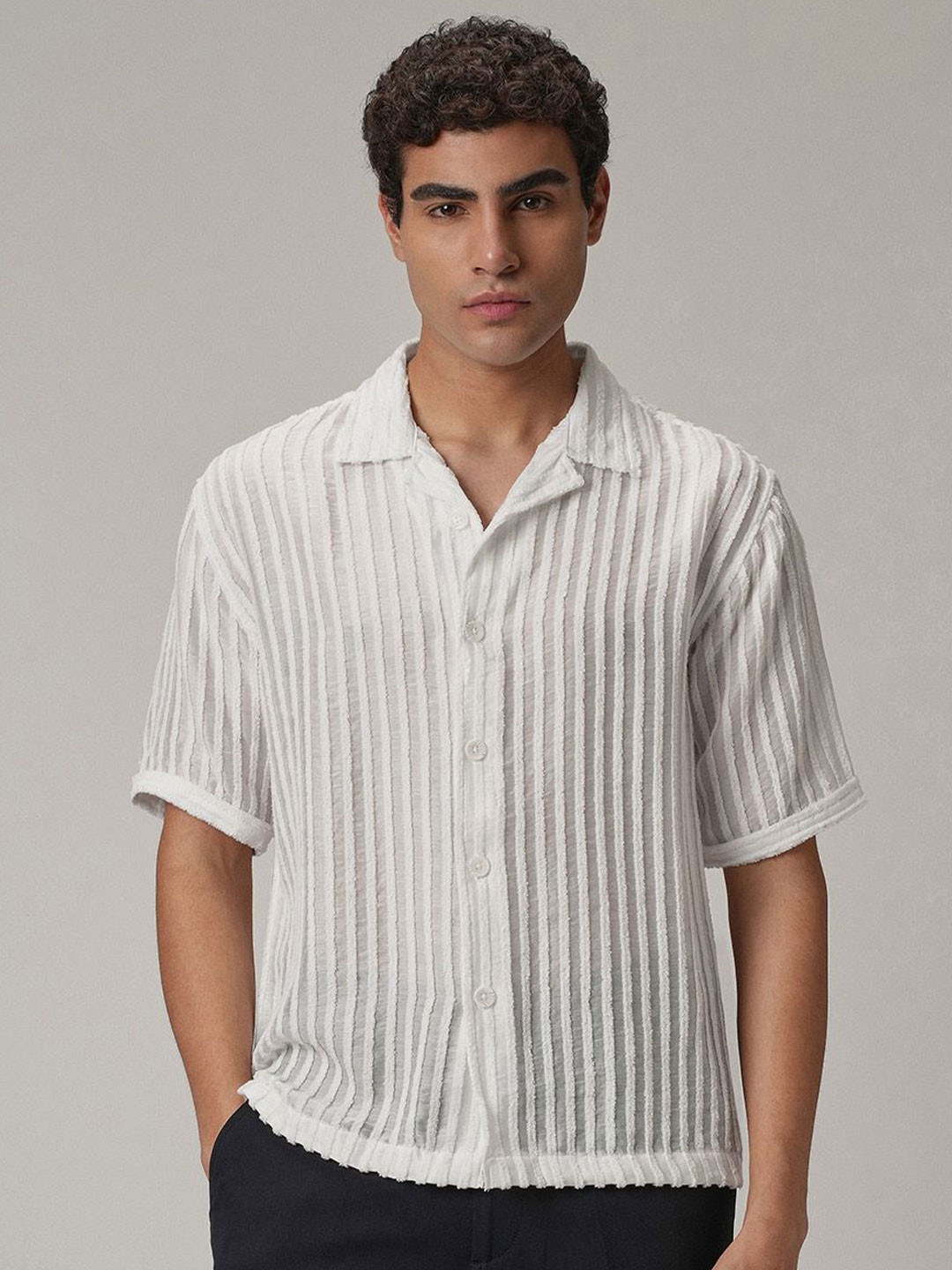 Banana Club Classic Fit Self Design Clip Jacquard Short Sleeves Casual Shirt