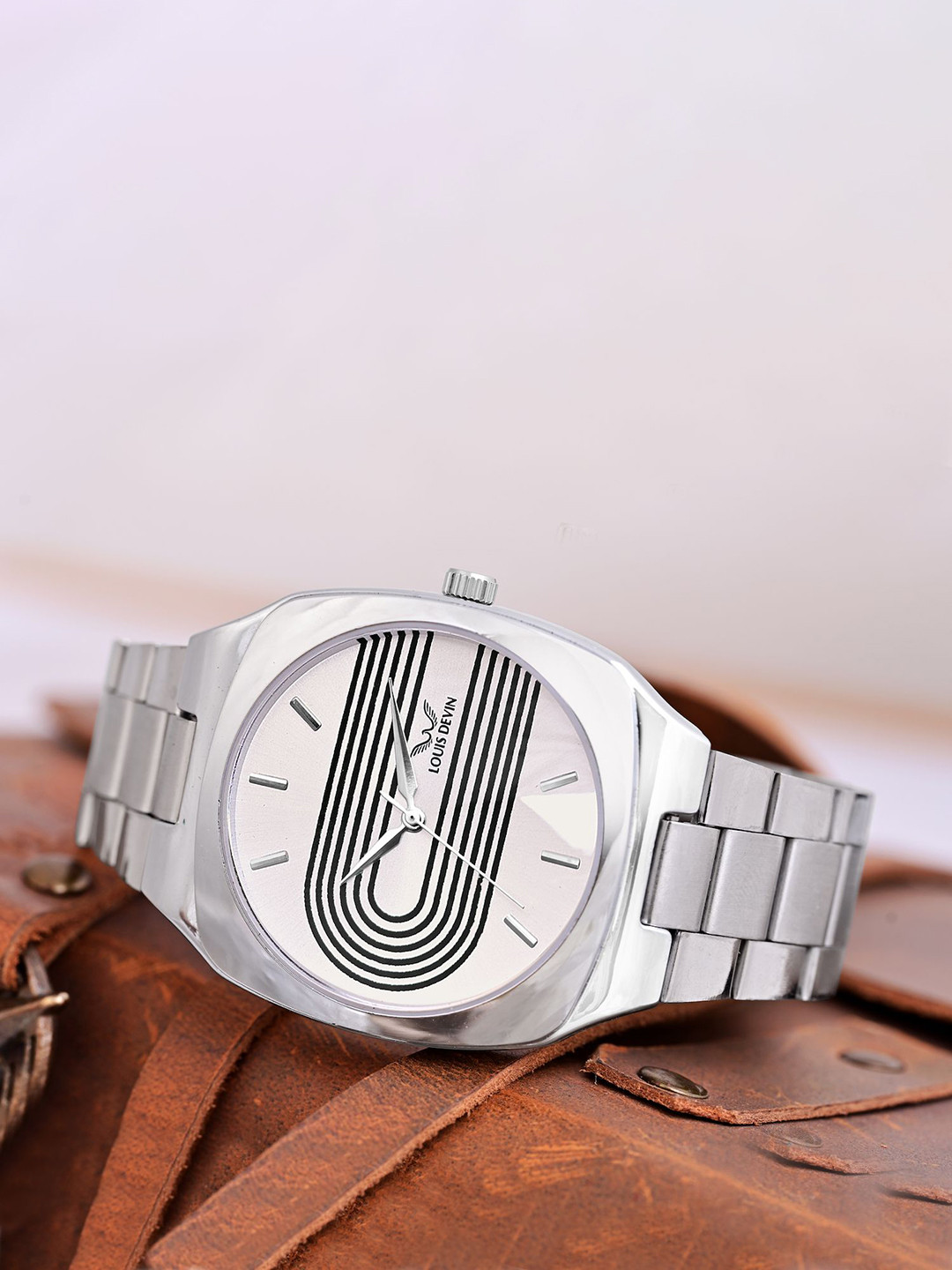 LOUIS DEVIN Men Silver Toned & Black Stainless Steel Chain Wrist Watch LD-G073-CBLK-CH