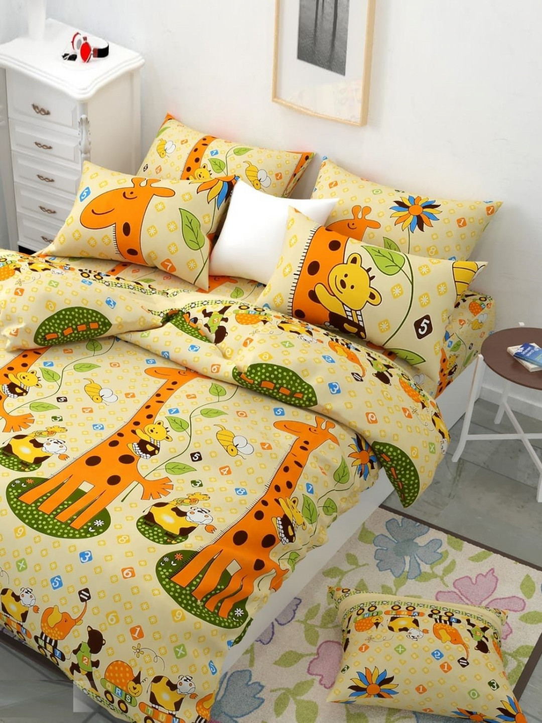 Aura Yellow Animal Microfiber Skin-Friendly 144 TC Fitted King Bedsheet with 2 Pillow Covers-228 x 254 cmm