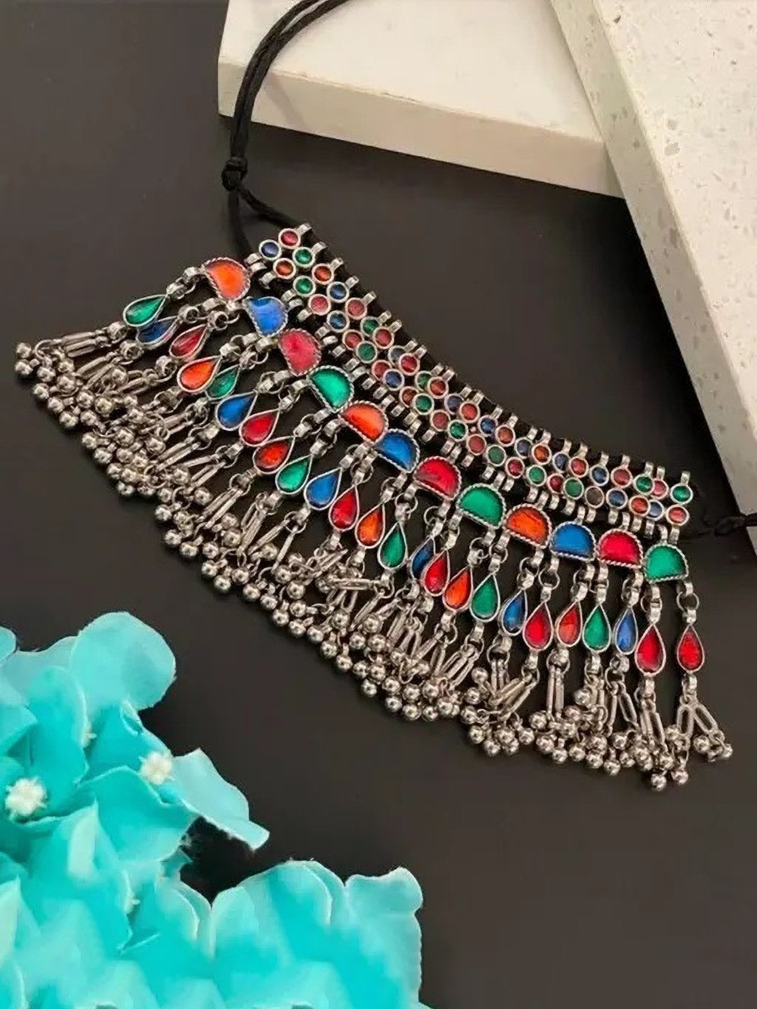 Sangria Atificial Stones Studded & Beaded Statement Necklace