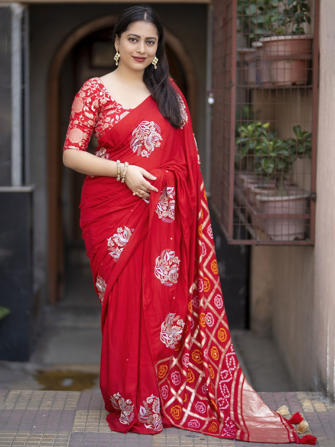 Mitera Flolral Embroidered Chanderi Saree