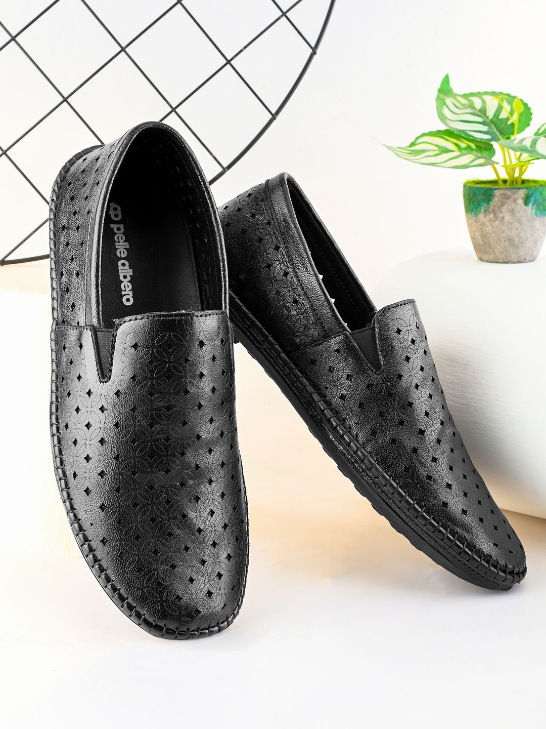 pelle albero Men Leather Perforations Laser Cuts Round Toe Lightweight Espadrilles