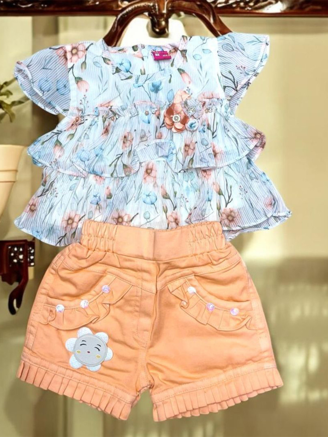 MOMMY BUG Girls Printed Top with Shorts