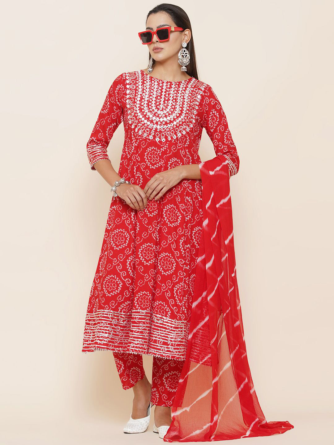 LABEL KASHI Women Bandhani Printed Regular Thread Work Aline Kurta with Trousers & Dupatta