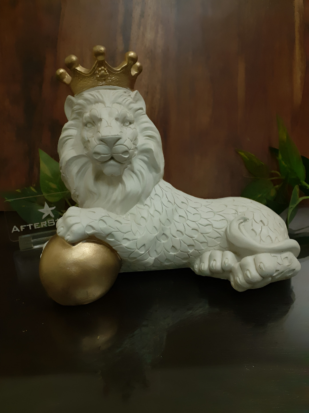 Afterstitch 3D Lion King Sitting White Polyresin Glossy Living Room Medium Showpiece -
