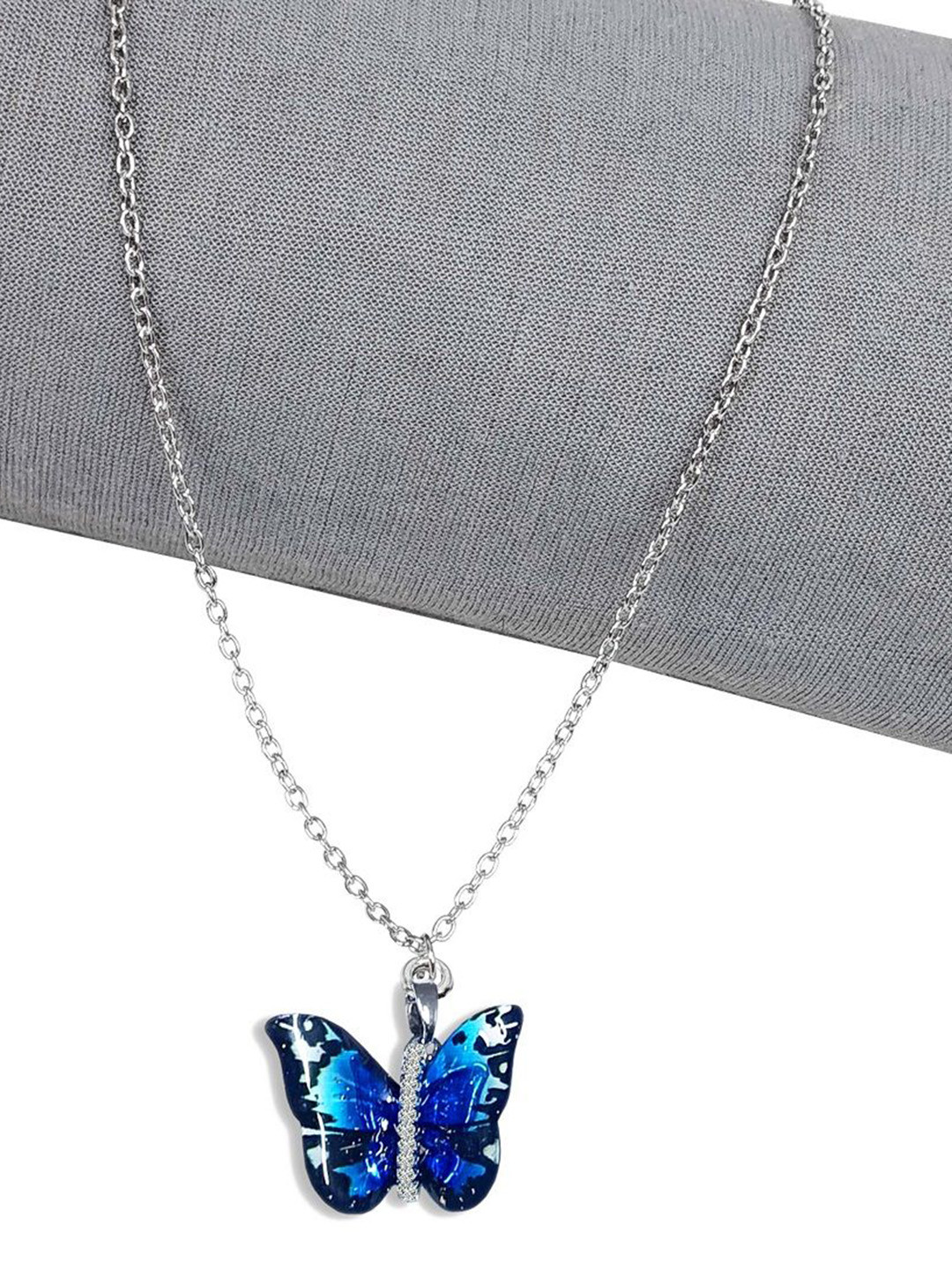 Adhvik Silver-Plated Contemporary Butterfly Wing Pattern Locket