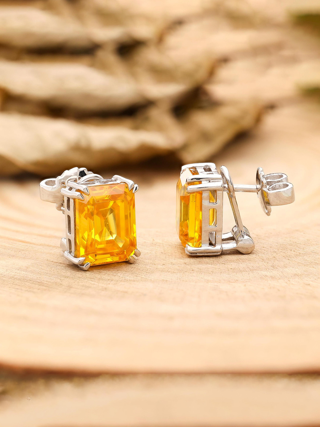 AMONROO 925 Sterling Silver Rhodium-Plated Emerald Cut Cubic Zirconia Studded Square Studs