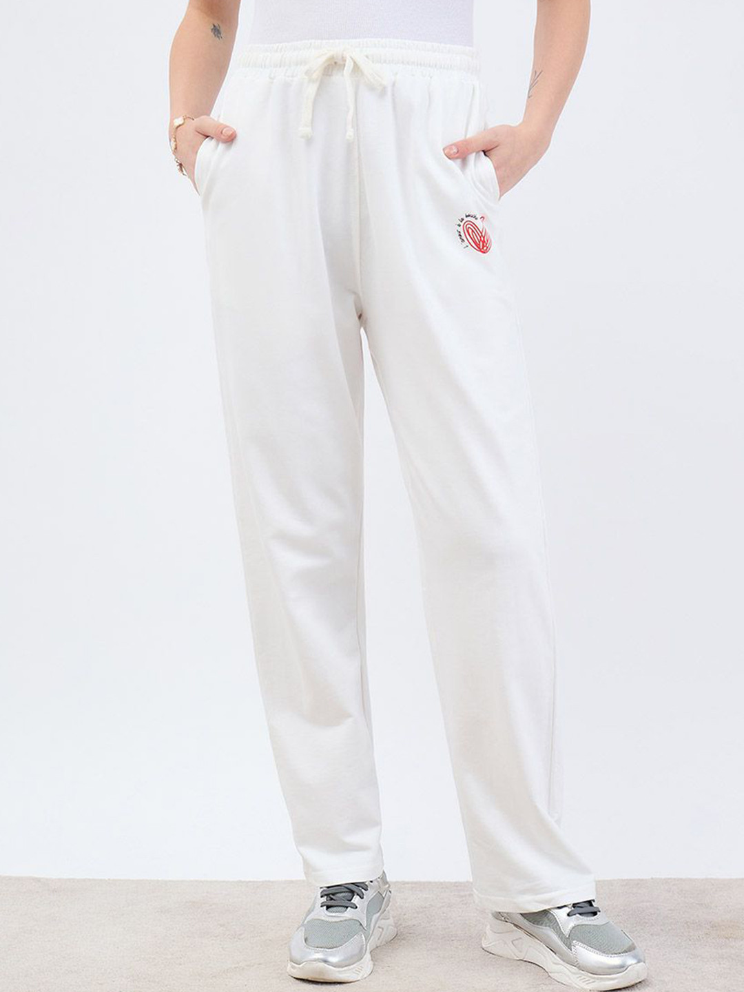 Styli Women Pure Cotton Straight-Fit Mid Rise Casual Track Pant With Placement Print Detail