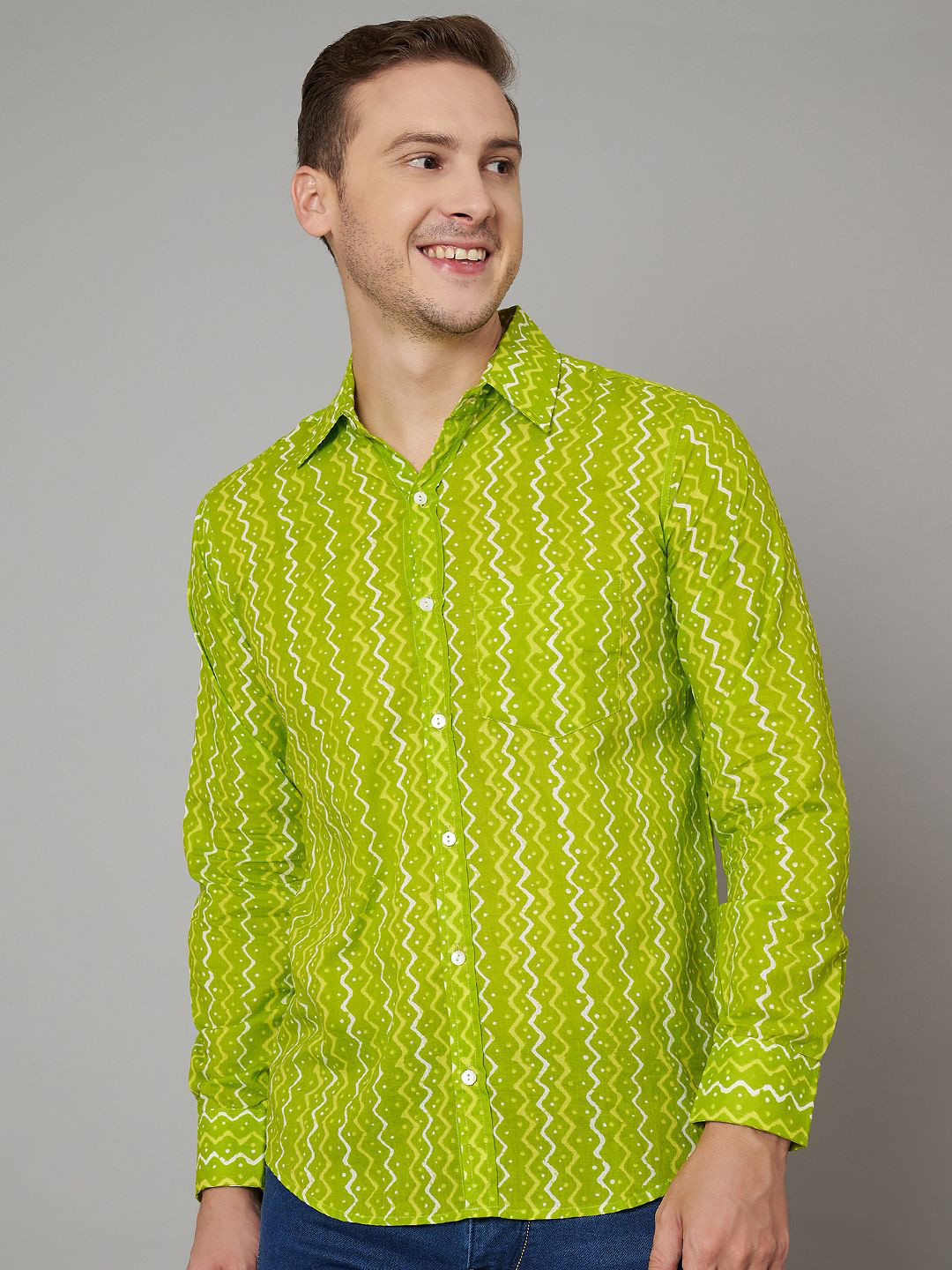 JAPER KURTI Relaxed Chevron Printed Spread Collar Pure Cotton Shirt