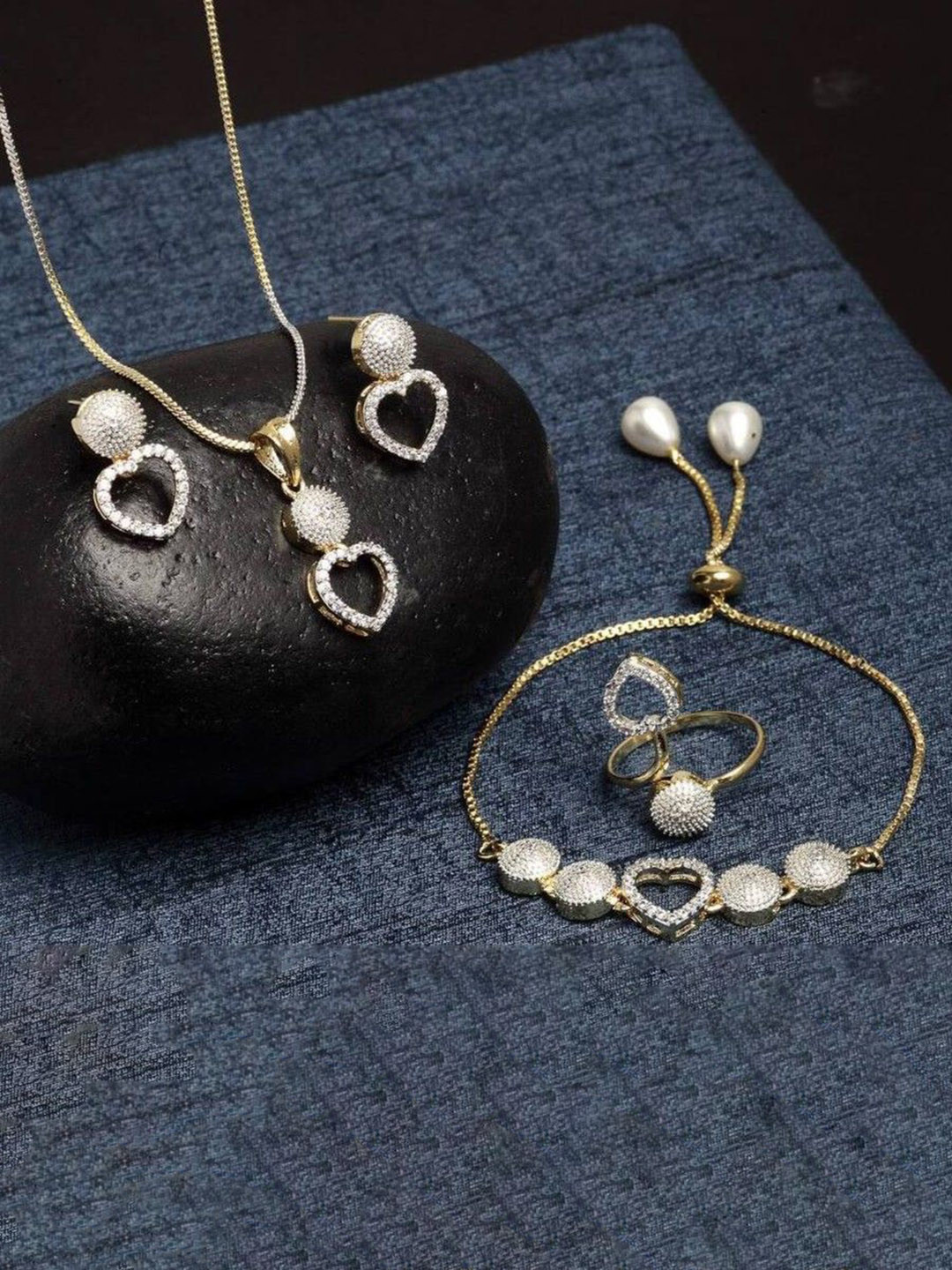 DressBerry  Gold-Plated Stone-Studded Heart Designed Jewellery Set