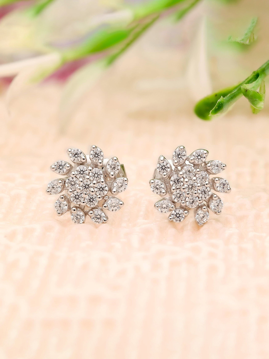 AMONROO 925 Sterling Silver Rhodium-Plated Floral Shaped Cubic Zirconia Chunky Studs