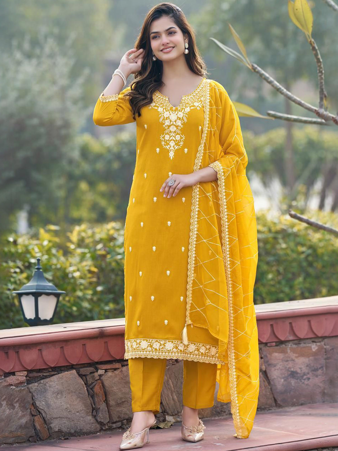 Colors of Earth Women Floral Embroidered Regular Kurta Sets With Dupatta