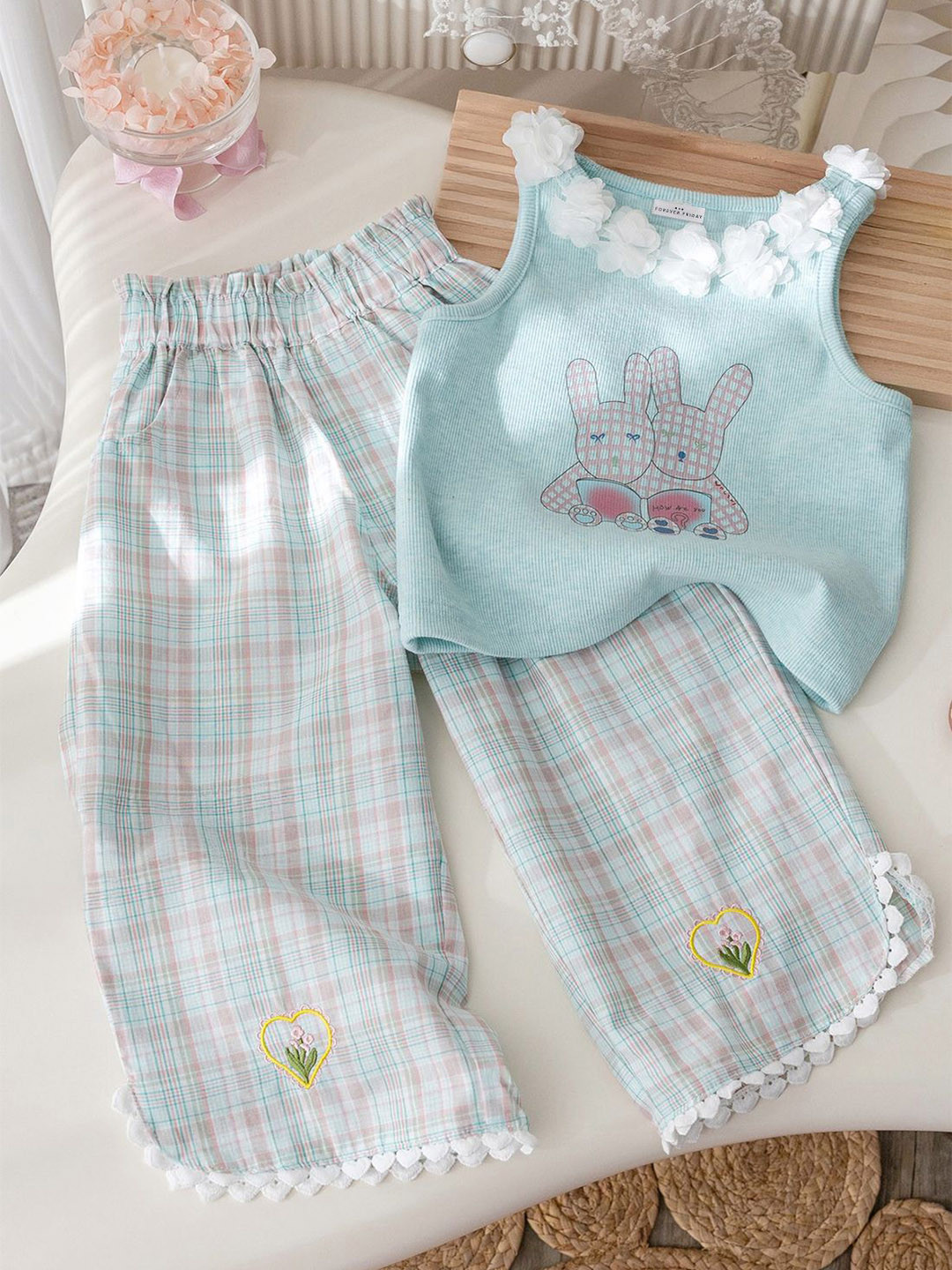 FOREVER FRIDAY Girls Printed Top With Pyjama