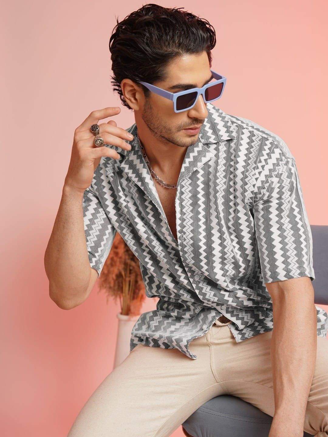 OQUENT Chevron Self Design Spread Collar Knitted Standard Cotton Canvas Shirt