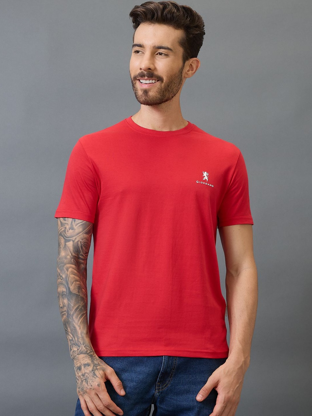 GIORDANO Brand Logo Applique Pure Cotton Slim Fit Pure Cotton T-shirt