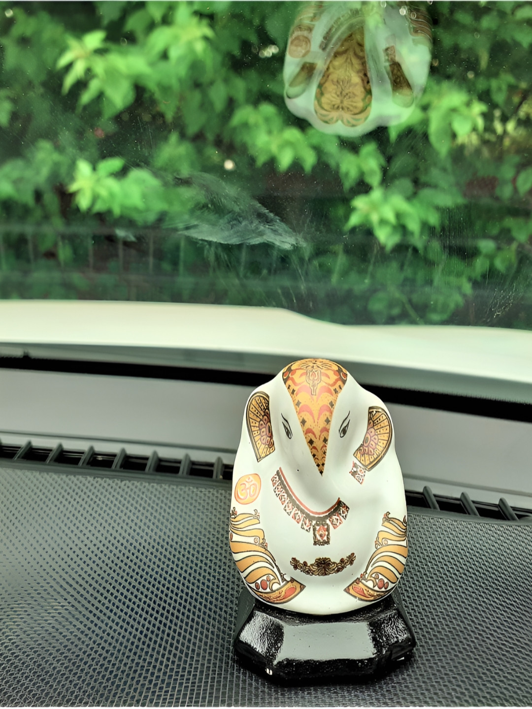 Afterstitch God Ganesha Ji White Polyresin Glossy Prayer Room Tiny Showpiece - 4.3 Inches