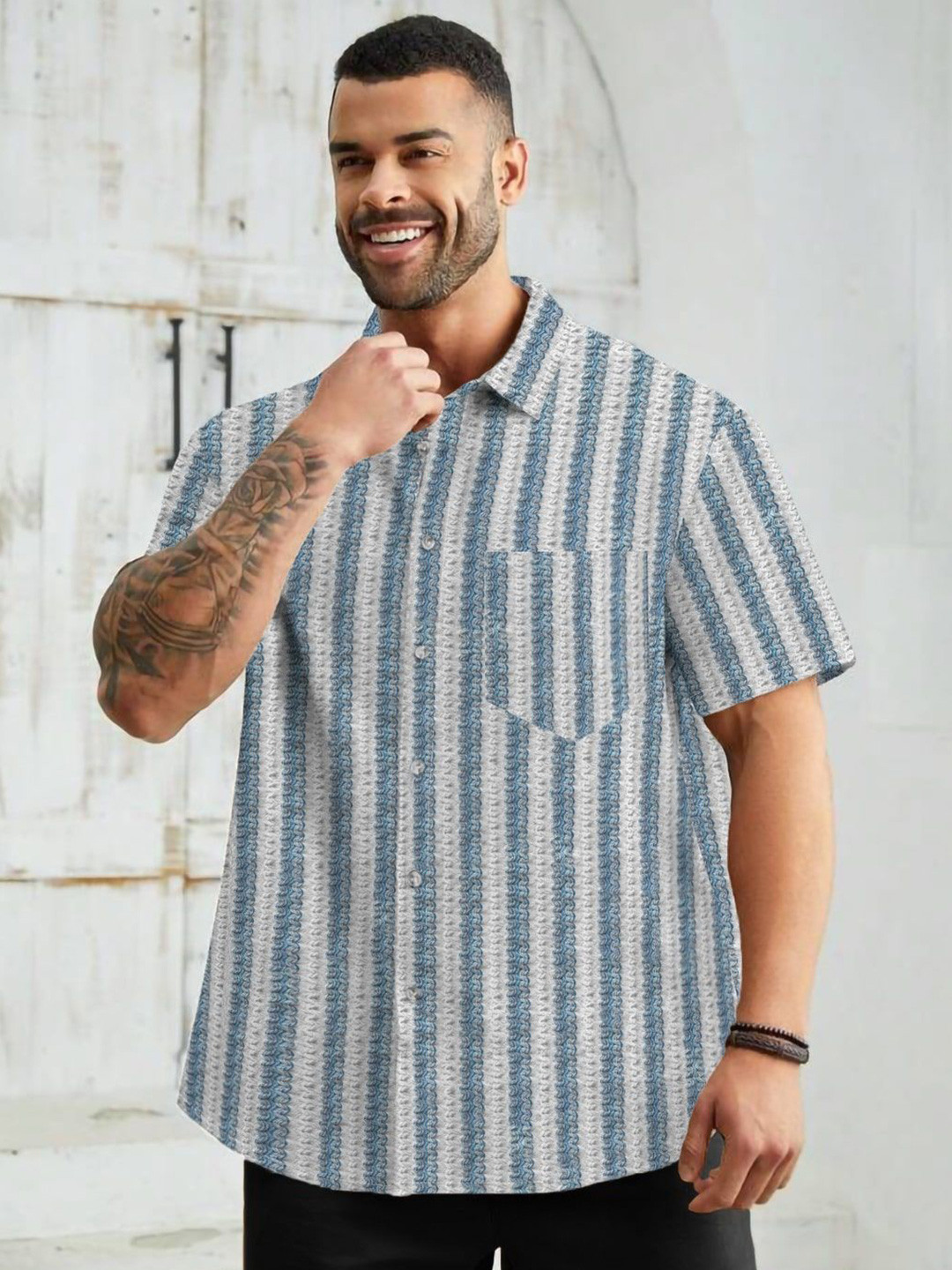 The Dry State Vertical Stripes Spread Collar Short Sleeves Shirt