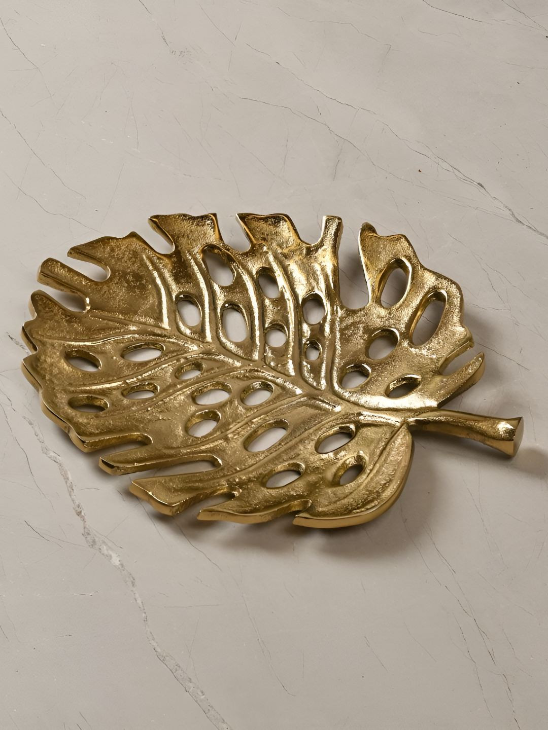SITARRA LIVING Gold-Toned Leaf Shaped Food Platter