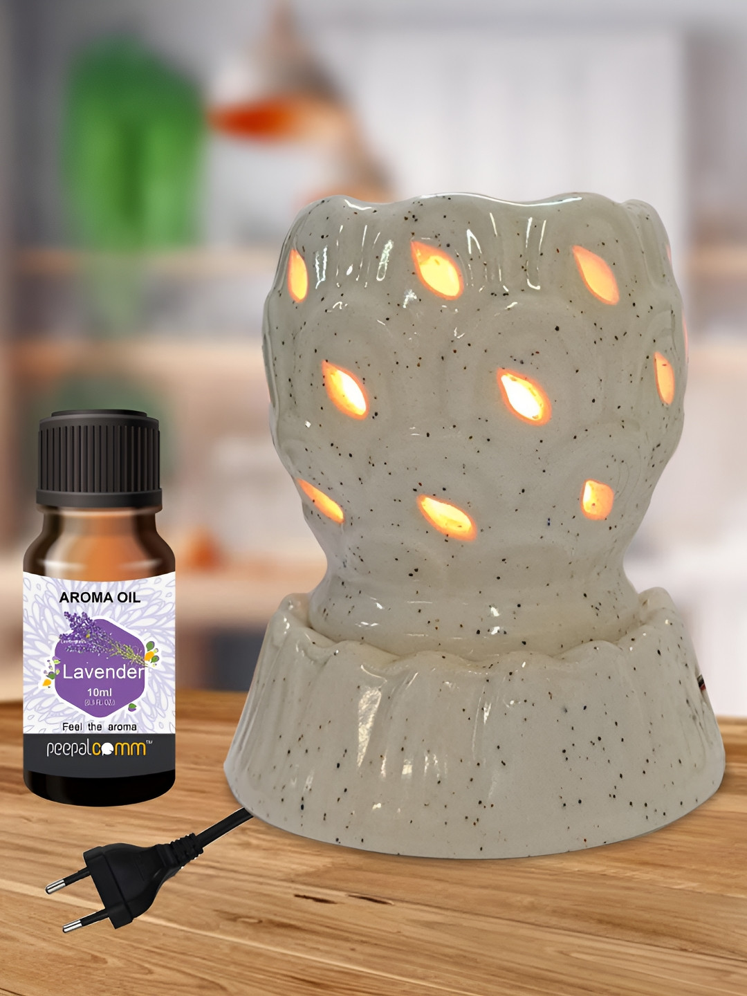 PEEPALCOMM 2Pcs White Electric Leaf Round Diffuser With Lavender Aroma Oil - 10ml