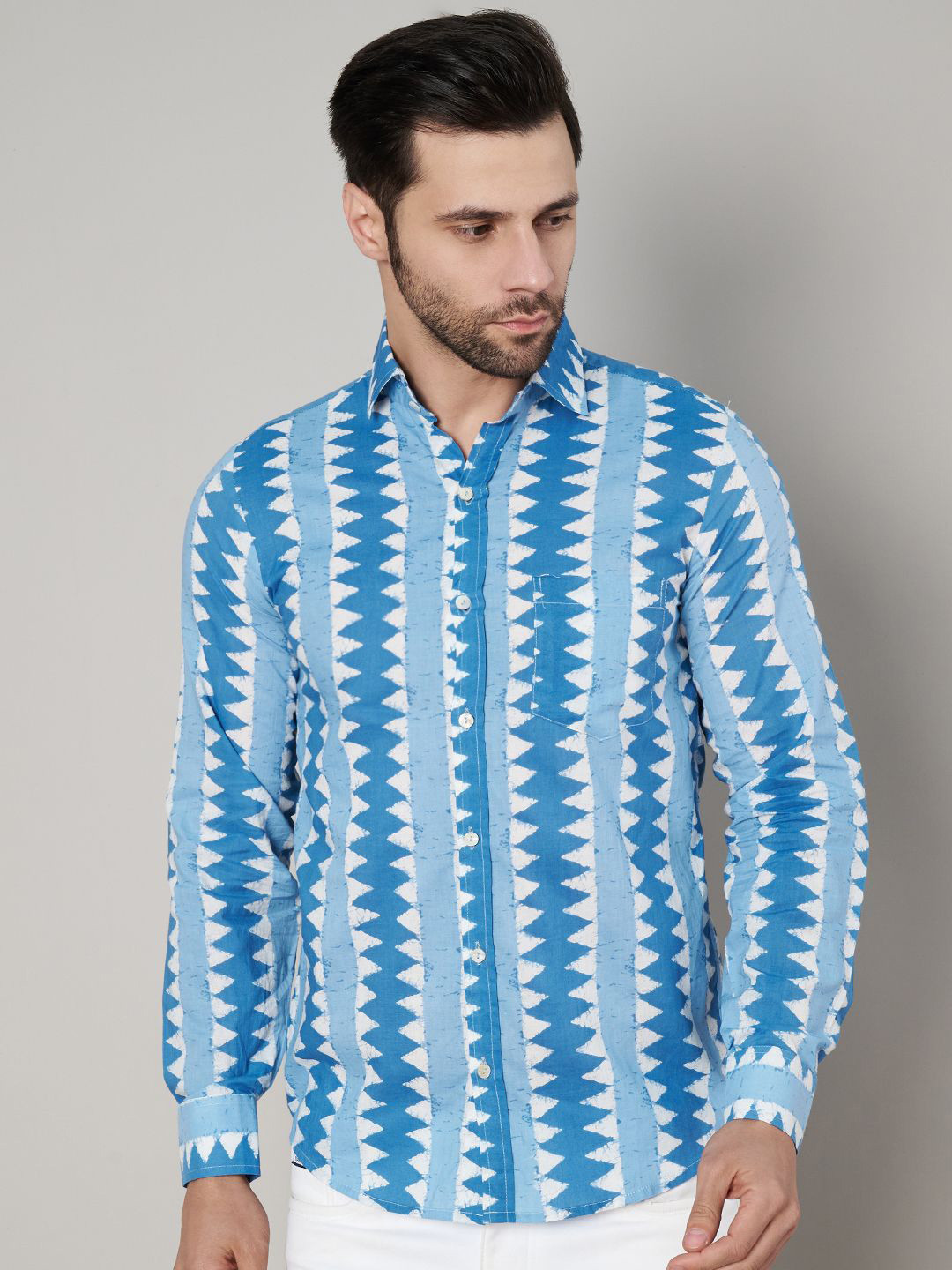 JAPER KURTI Relaxed Chevron Printed Spread Collar Pure Cotton Shirt
