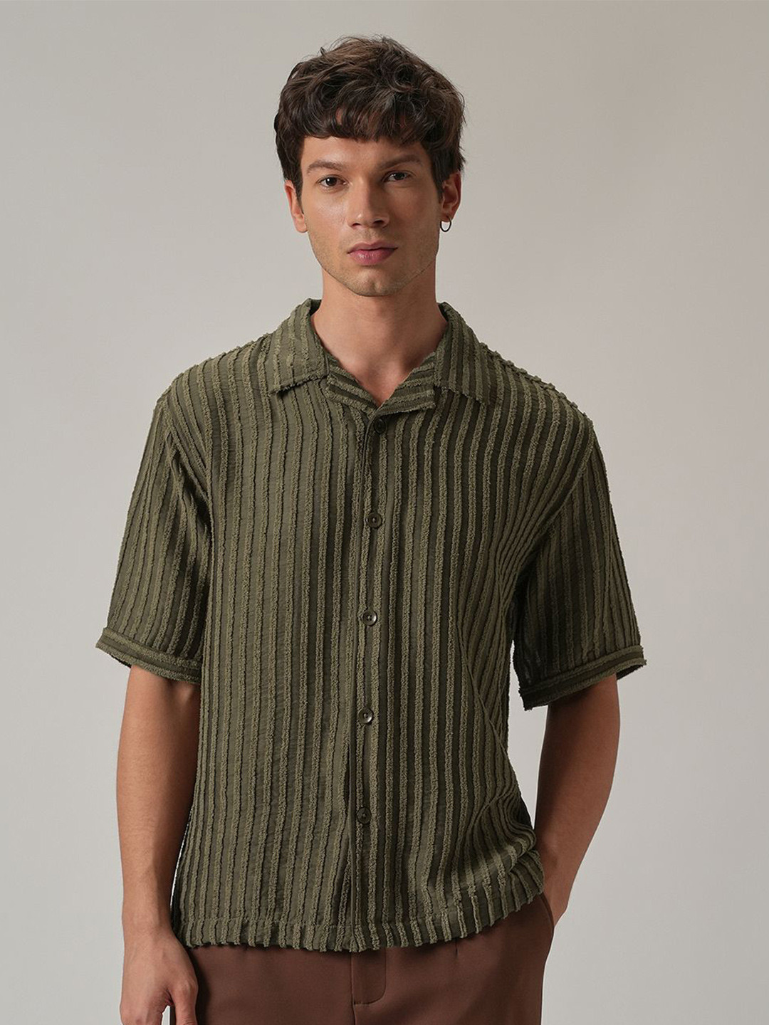Banana Club Classic Fit Self Design Clip Jacquard Short Sleeves Casual Shirt