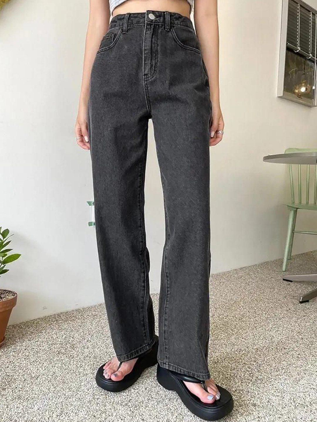 SKIIE STREET Women Straight Fit High-Rise Slash Knee Jeans